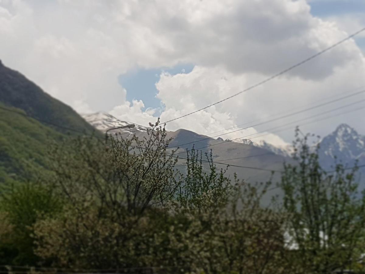 Hotel Cozy House Kazbegi Exterior foto