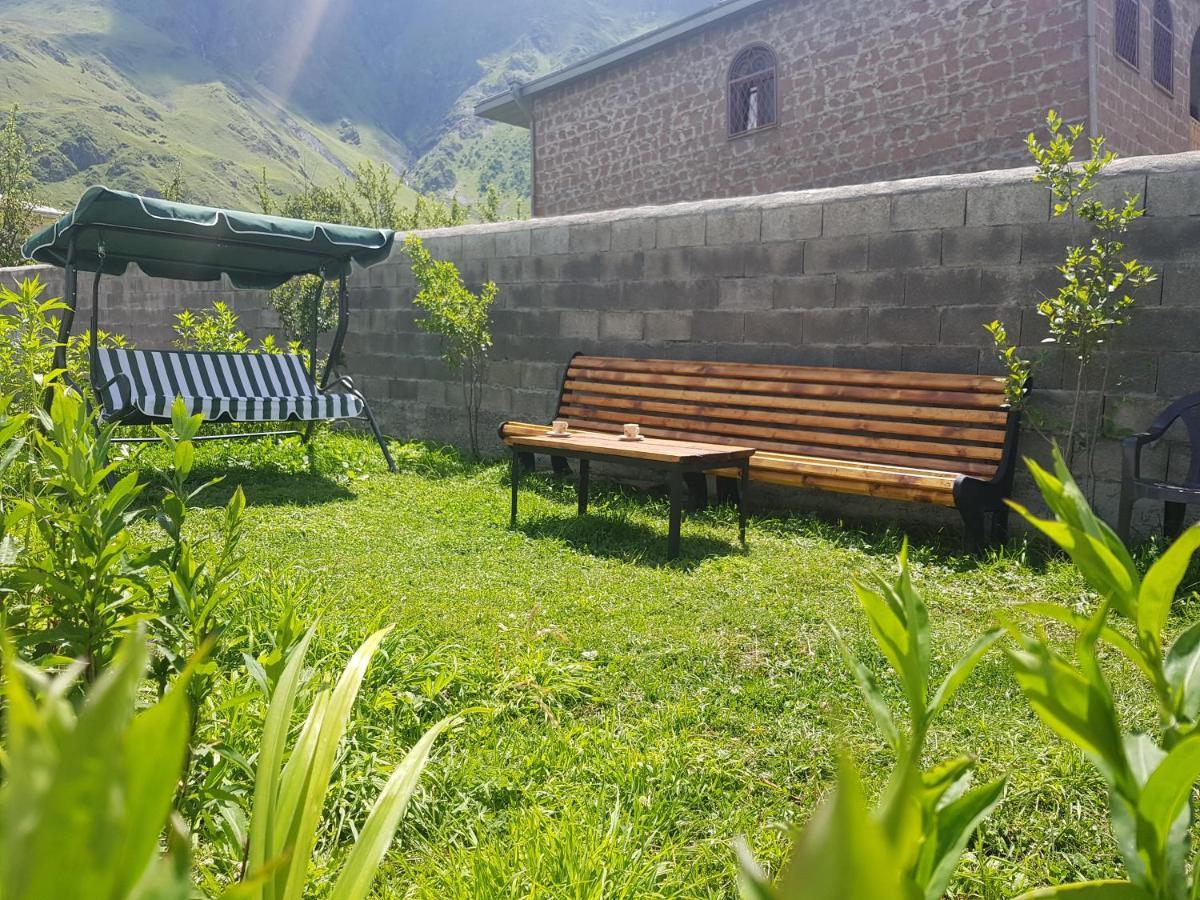 Hotel Cozy House Kazbegi Exterior foto